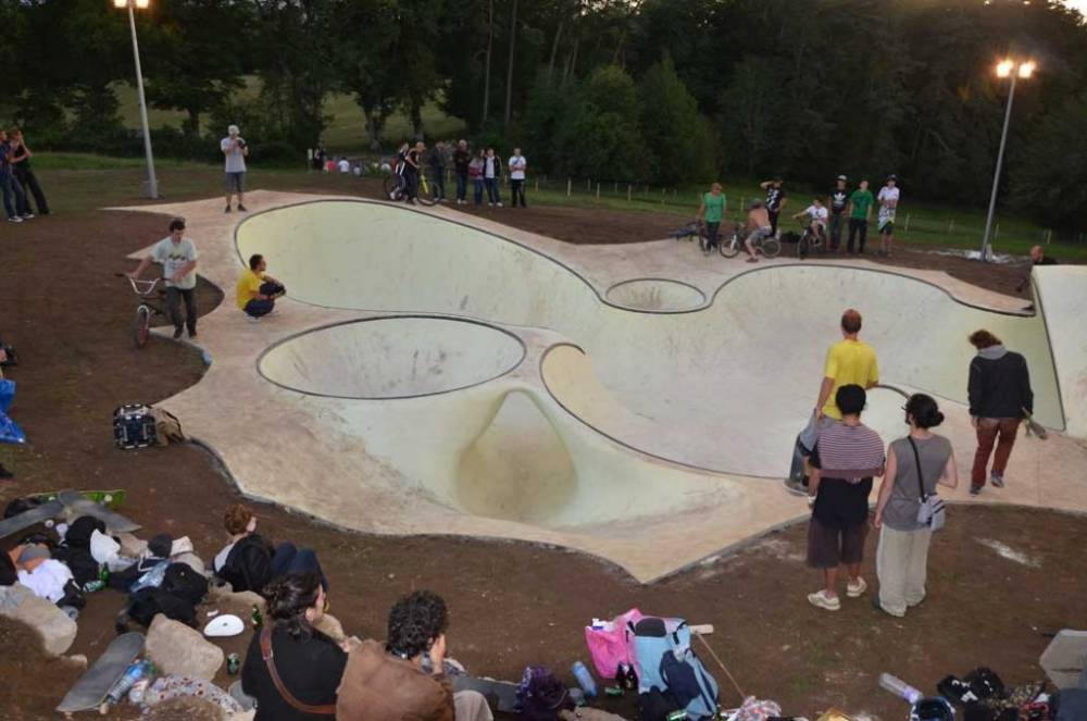 bowl skatepark